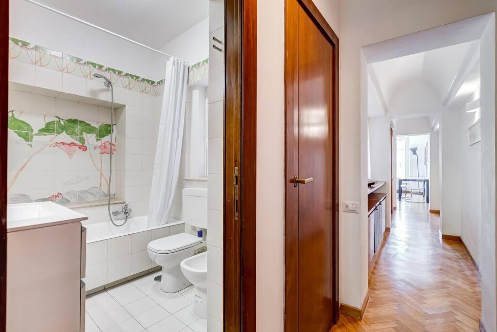 Luminous Apartment Few Steps From Piazza Navona Exterior photo